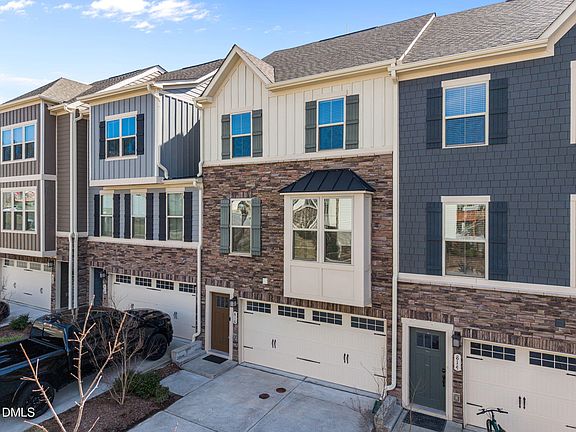 4th image of 816 Channing Park Cir