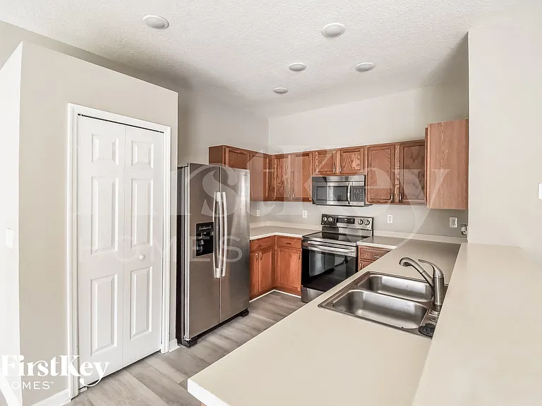 722 Parsons Pointe St — Photo 6