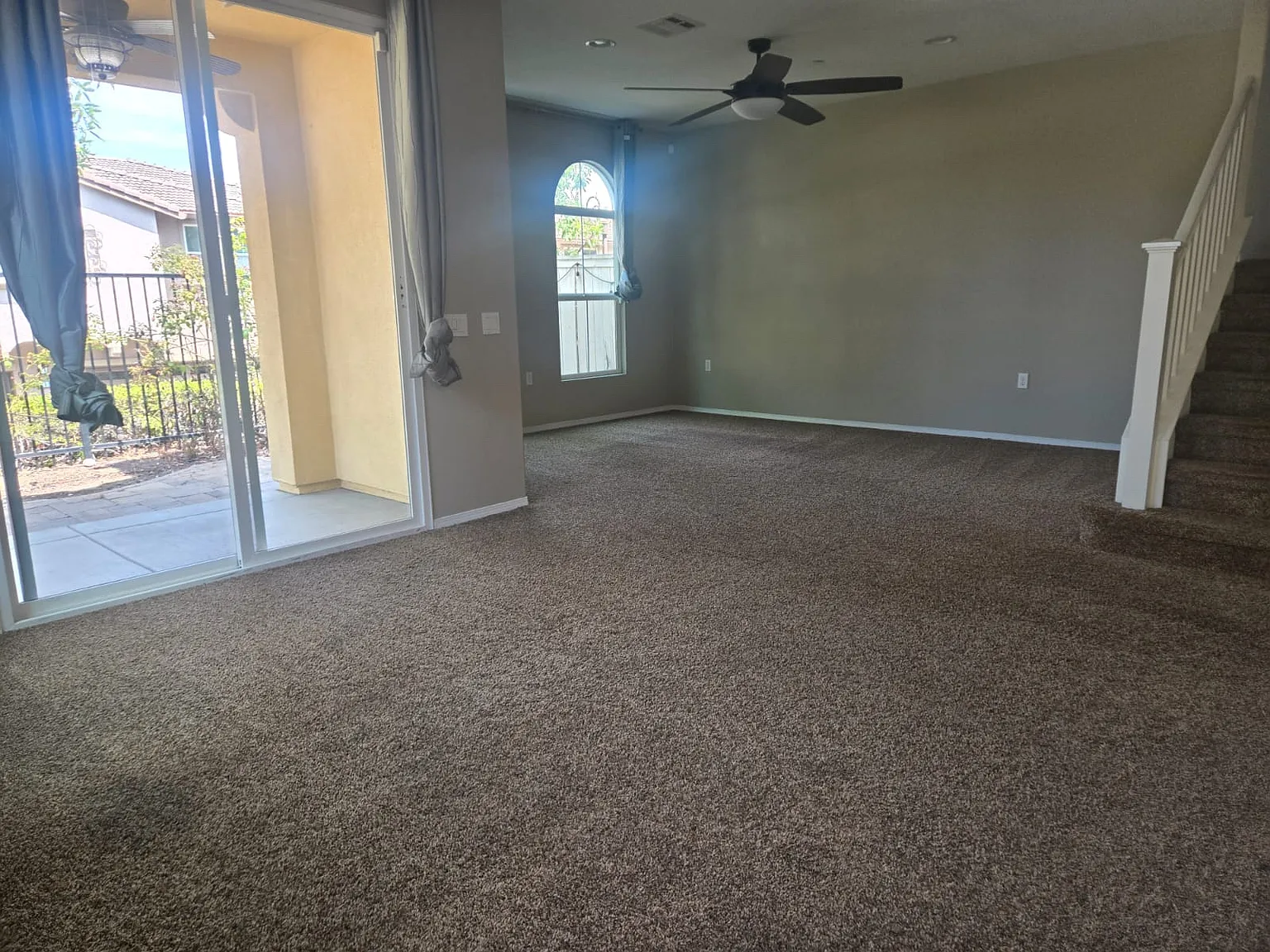 3 bed, 2.5 bath, 1827 sqft, $3,800 — Photo 2
