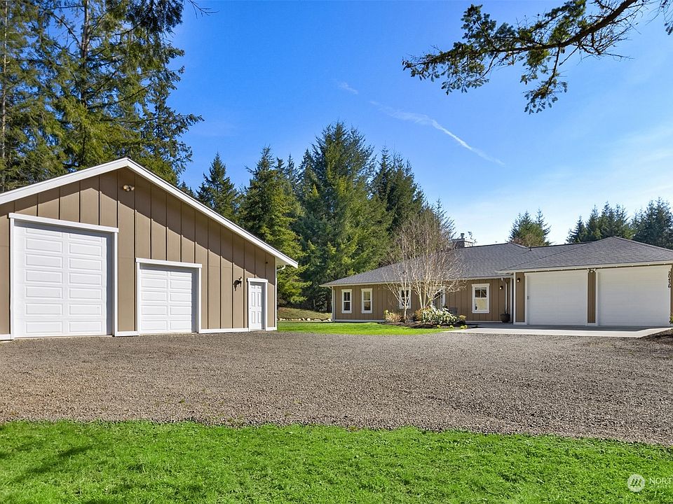 1st image of 20436 Pond View Lane NE