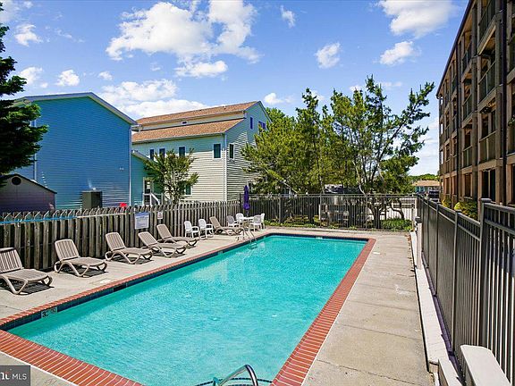 3rd image of 204 33rd St #30302