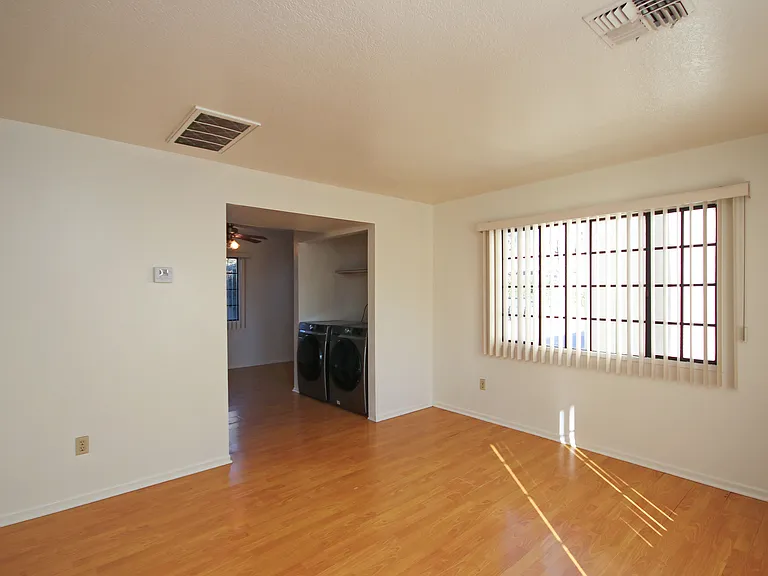 74 S Meridith Ave #4 — Photo 4