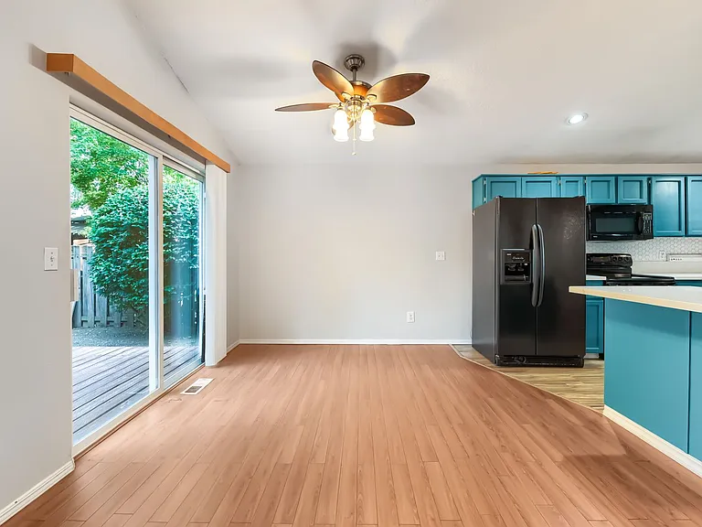 4605 SW 164th Ter — Photo 12