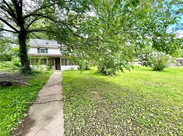 803 Center St, Pleasanton, KS 66075
