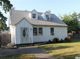 41 Oakdale Ave, Central Islip, NY 11722