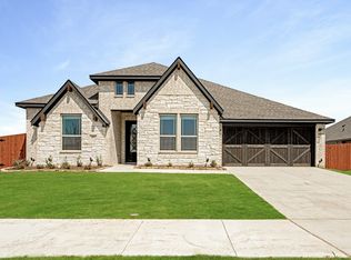 481 Red Maple Rd, Waxahachie, TX 75165