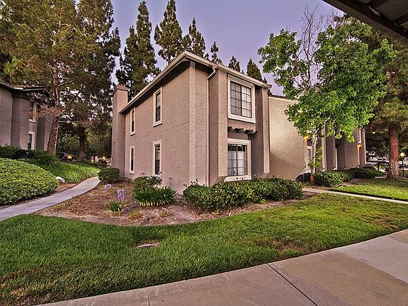 5th image of 14936 Avenida Venusto Unit 11