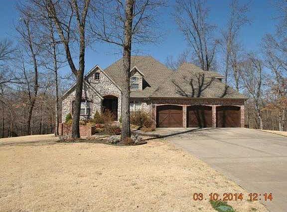 2nd image of 318 NW Lasalle Dr