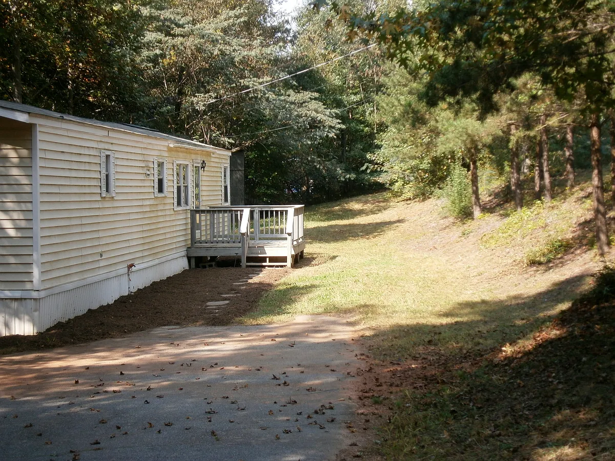 Building Photo - 65 Randall Dr #3/2