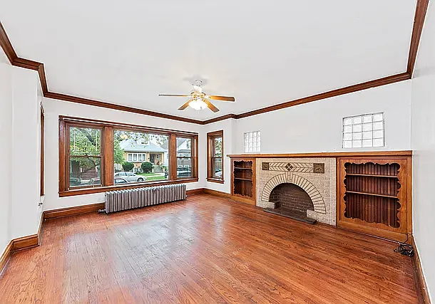 3 bed, 1000 sqft, $2,200 — Photo 4