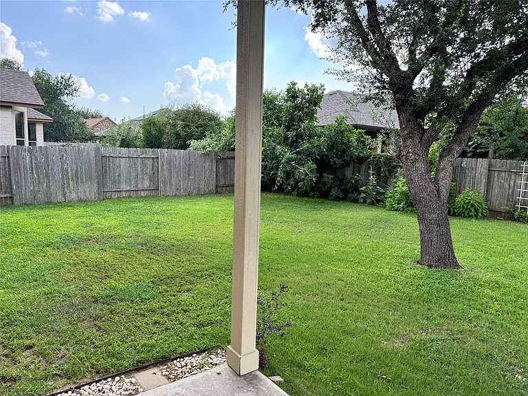 112 Latitude Ln — Photo 12