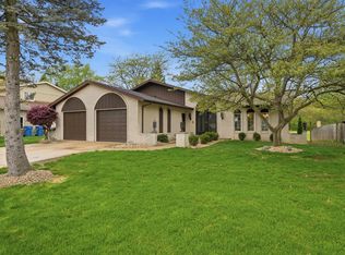 2224 Robinhood Blvd, Schererville, IN 46375