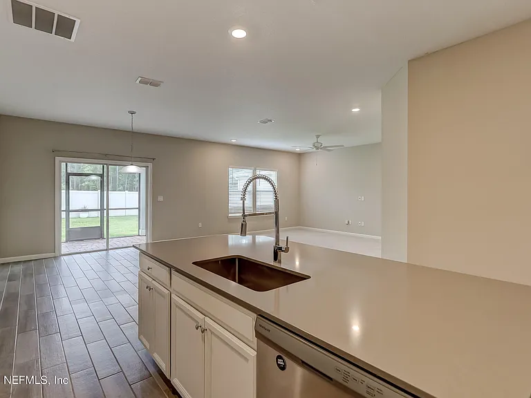 10386 Pavnes Creek Dr — Photo 12