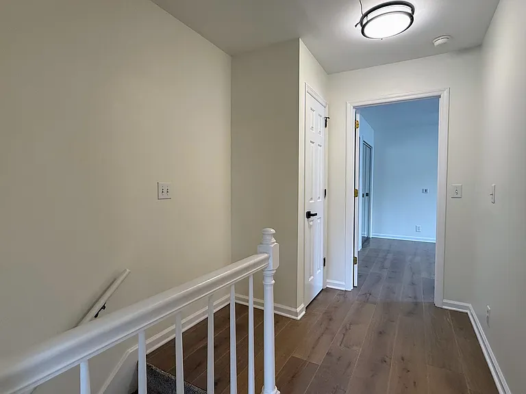 1221 Carriage Park Dr — Photo 20
