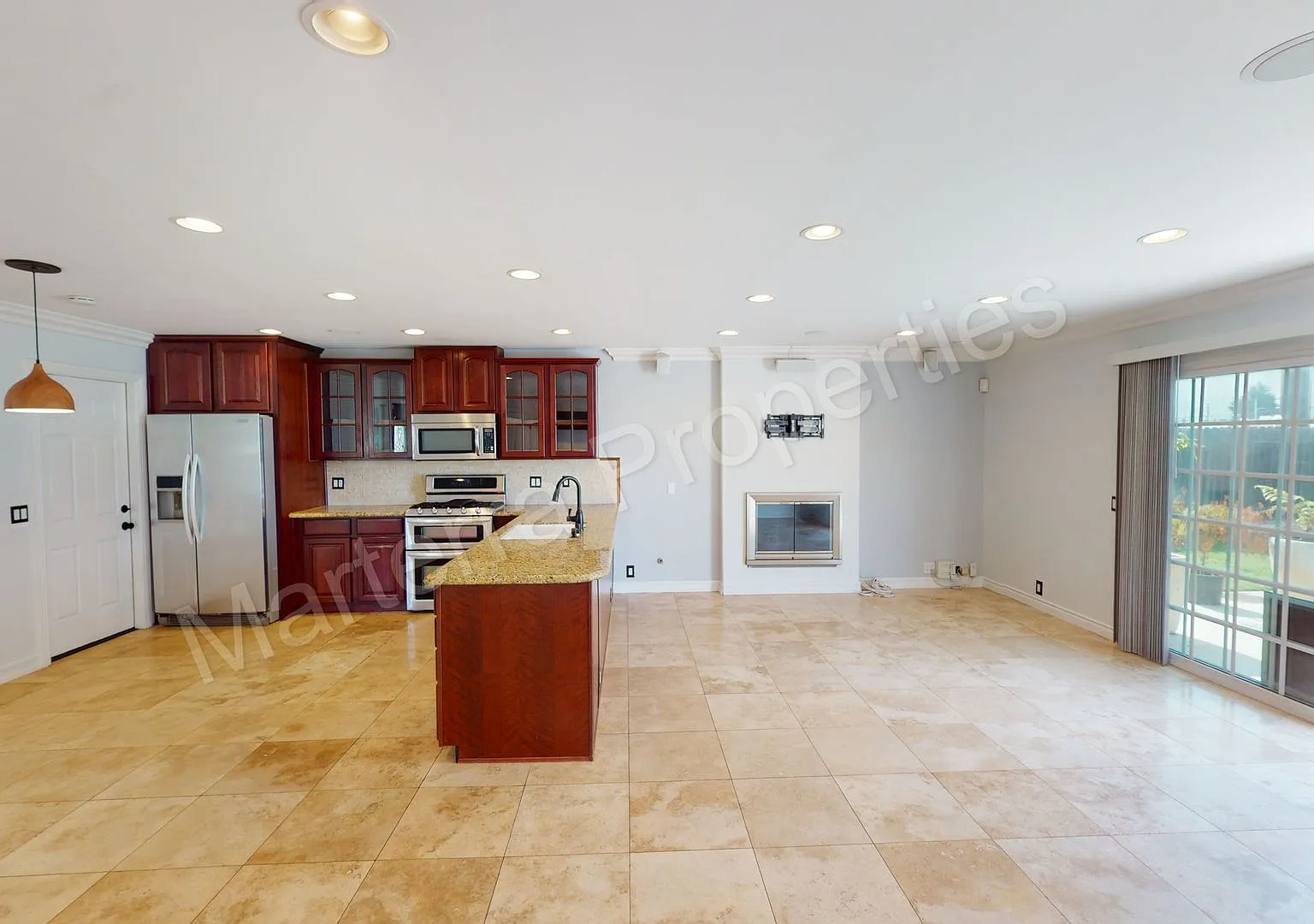Beautiful 3 Bedroom Home in Huntington Beach — Photo 4
