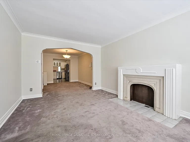 32 Marilyn Cres #MAIN — Photo 5