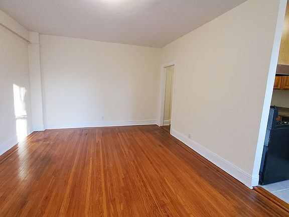 4th image of 531 E Lincoln Ave APT 3S