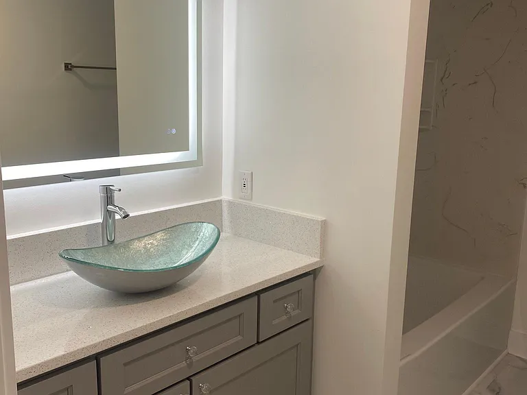 206 N Main St — Photo 6