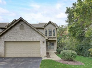 637 Cress Creek Ln, Crystal Lake, IL 60014
