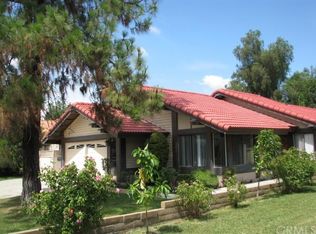 16 Rising Hill Rd, Pomona, CA 91766