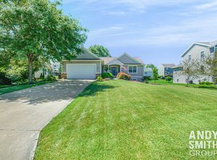 8217 Briar Ln, Jenison, MI 49428