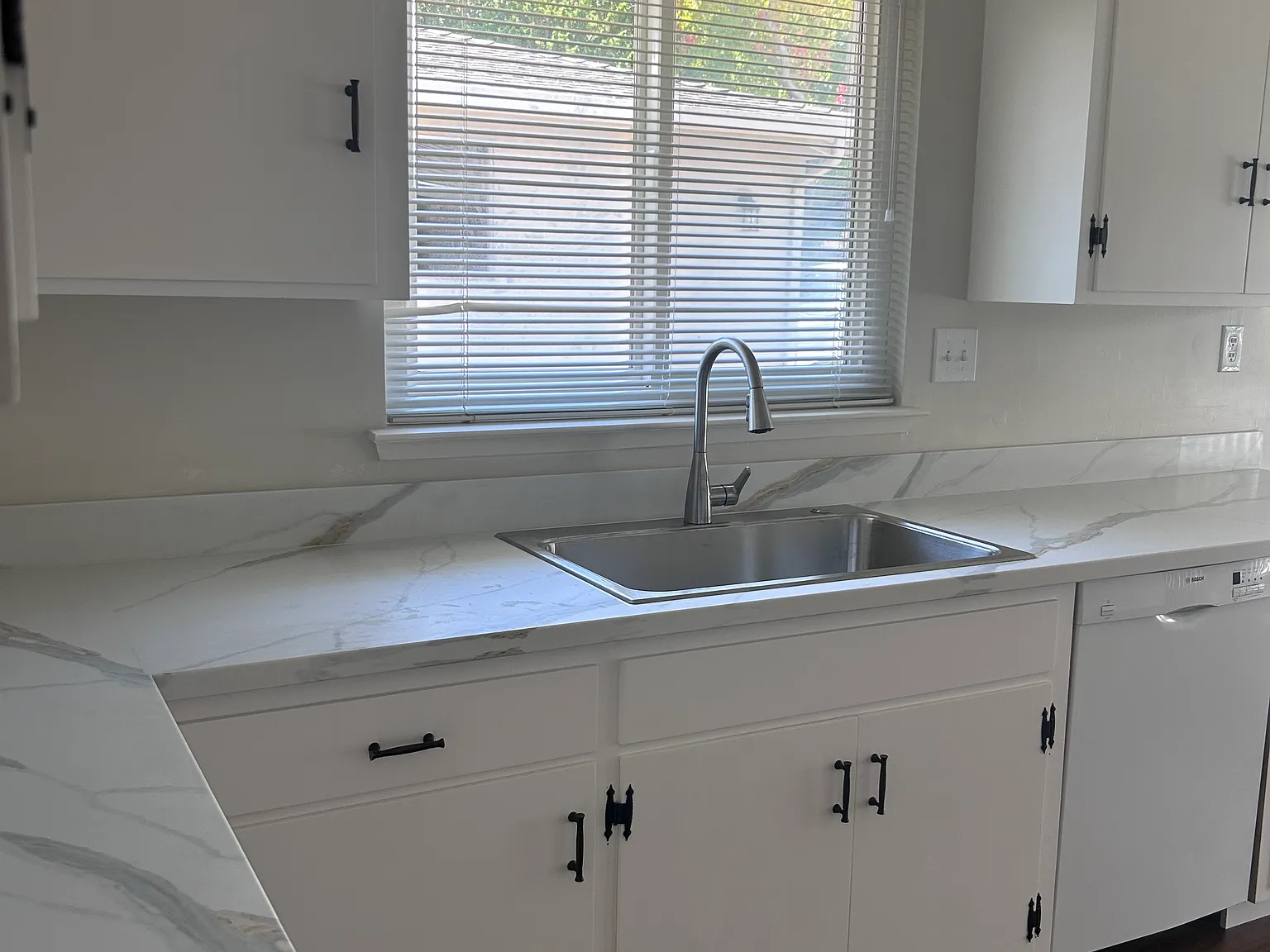 3 bed, $5,000 — Photo 4