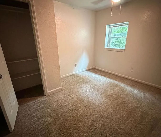 301 E Kansas St — Photo 64