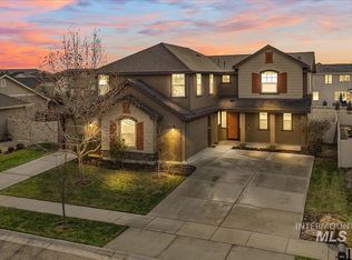 6177 E Canyon Crossing Dr, Nampa, ID 83687