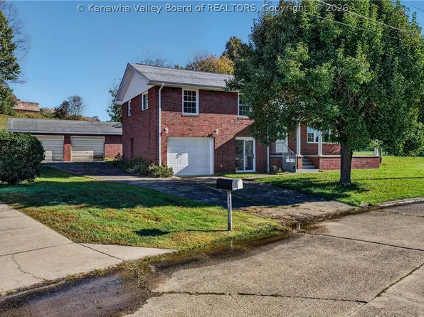 1403 Meadowbrook Dr, Point Pleasant, WV 25550