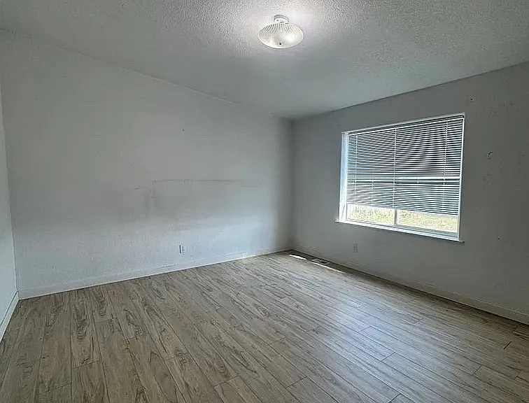 408 Alpine Dr — Photo 4