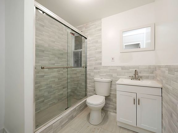 4th image of 10459 164th St