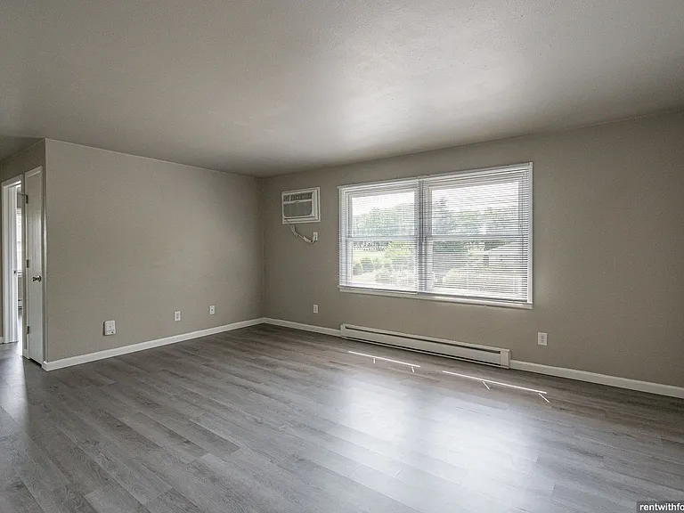 1000 Taylor St Little Chute — Photo 2