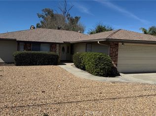 573 N Girard St, Hemet, CA 92544