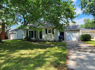 829 SW Webster Ave, Topeka, KS 66606