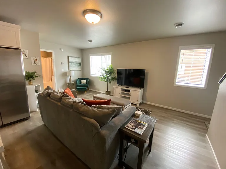 707 10th Ave N #2 — Photo 4