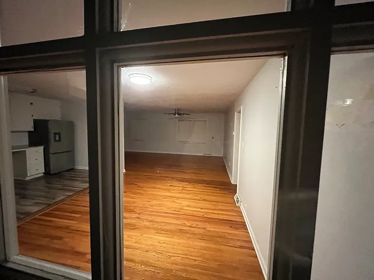 187 E Walnut St — Photo 32