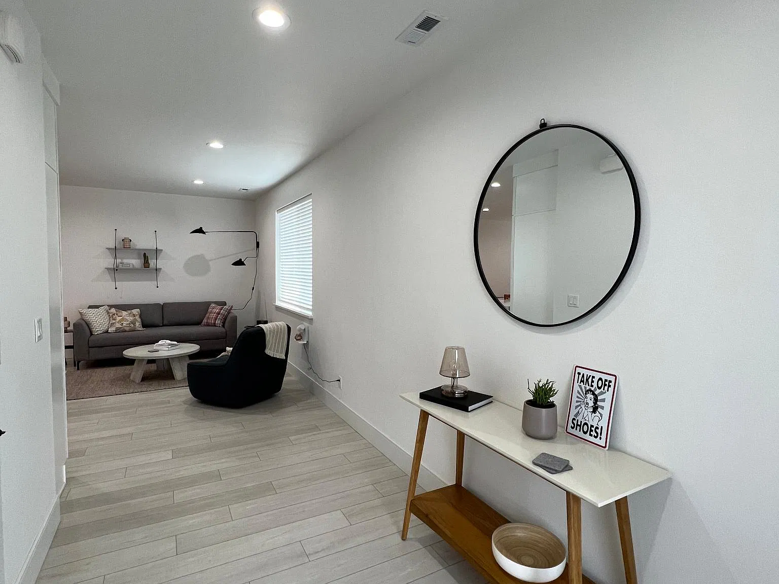 3 bed, 1400 sqft, $5,000 — Photo 3