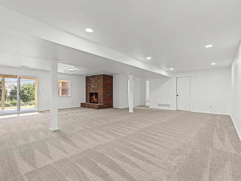 104 Defoe Ct — Photo 8