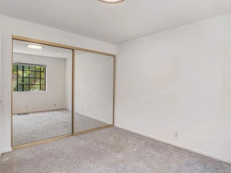 8880 Villa La Jolla Dr — Photo 16
