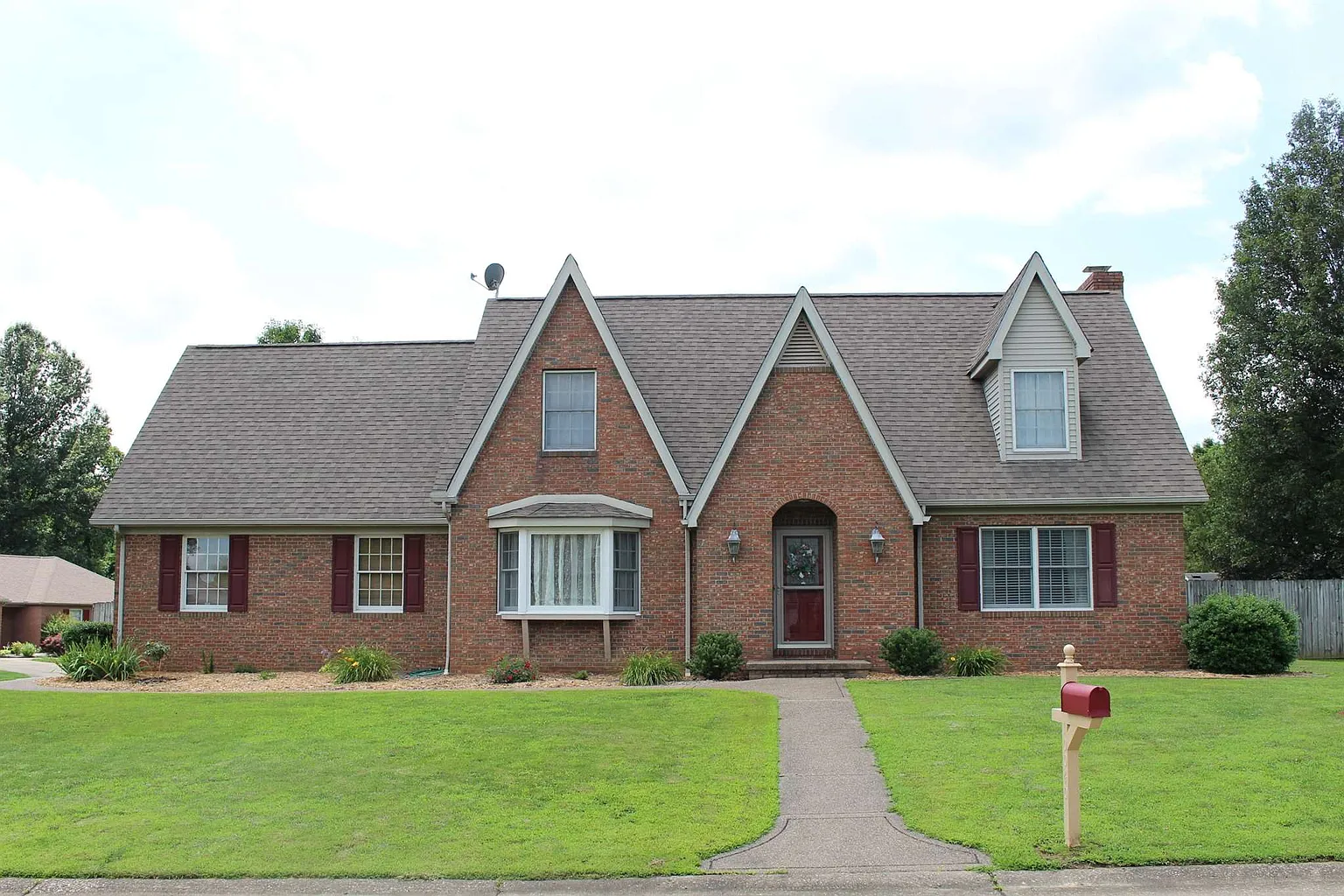 10040 Belmont Ct photo 1
