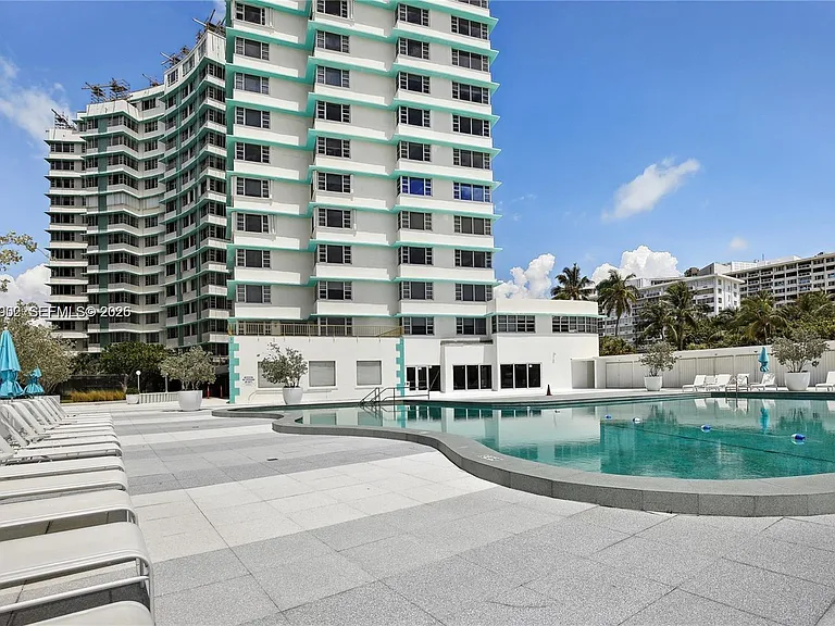 5255 Collins Ave #7G — Photo 20