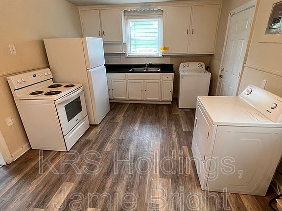 5th image of 2307 Warwick Ave