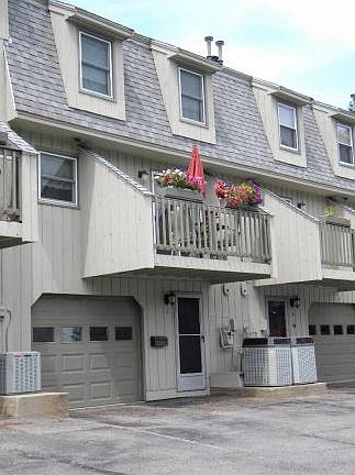 2nd image of 8 Bluestone Dr