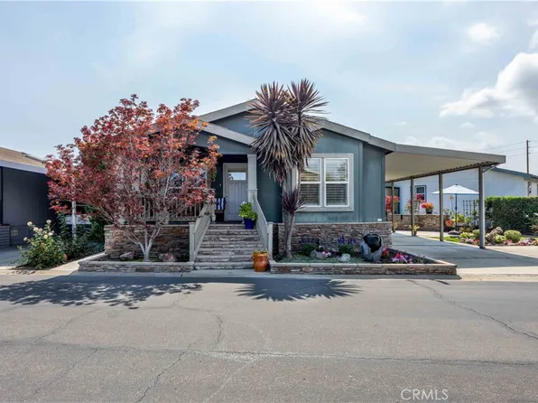 10681 Oak St, Los Alamitos, CA 90720