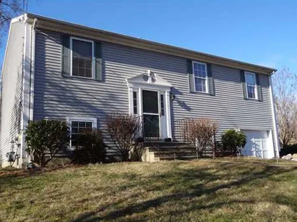 500 Knotty Oak Rd, Coventry, RI 02816