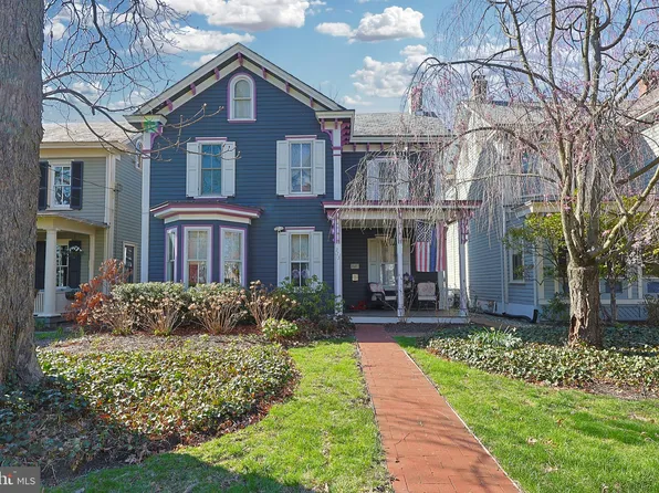 273 W Court St, Doylestown, PA 18901
