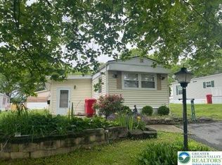 10 Springridge Rd, Bath, PA 18014