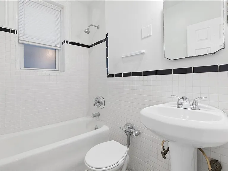 37 S Iowa Ave #5D — Photo 5
