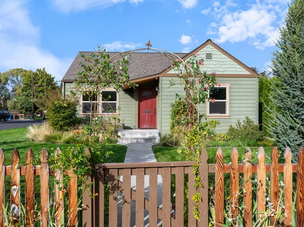 555 SW 14th St, Redmond, OR 97756