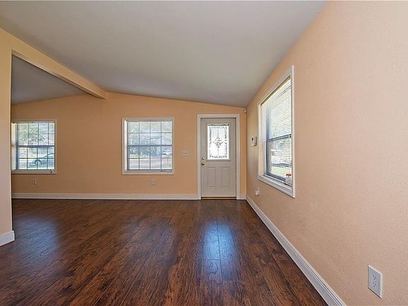 3rd image of 719 N Lorri Ave